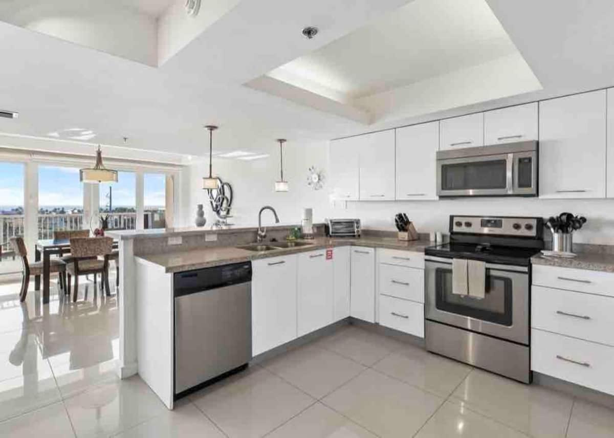 Apartahotel Bahia Mar Solare Tower 6th Floor Bayview 2bd 2ba With Pools